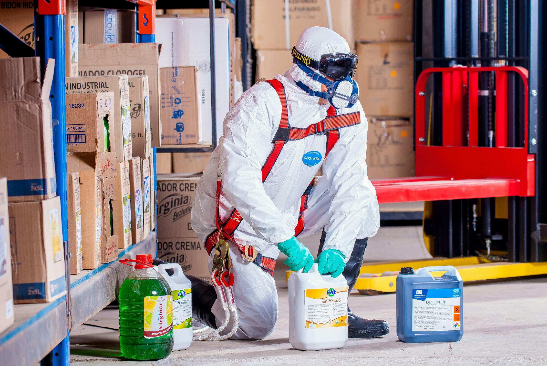 Deep cleaning of a residential kitchen